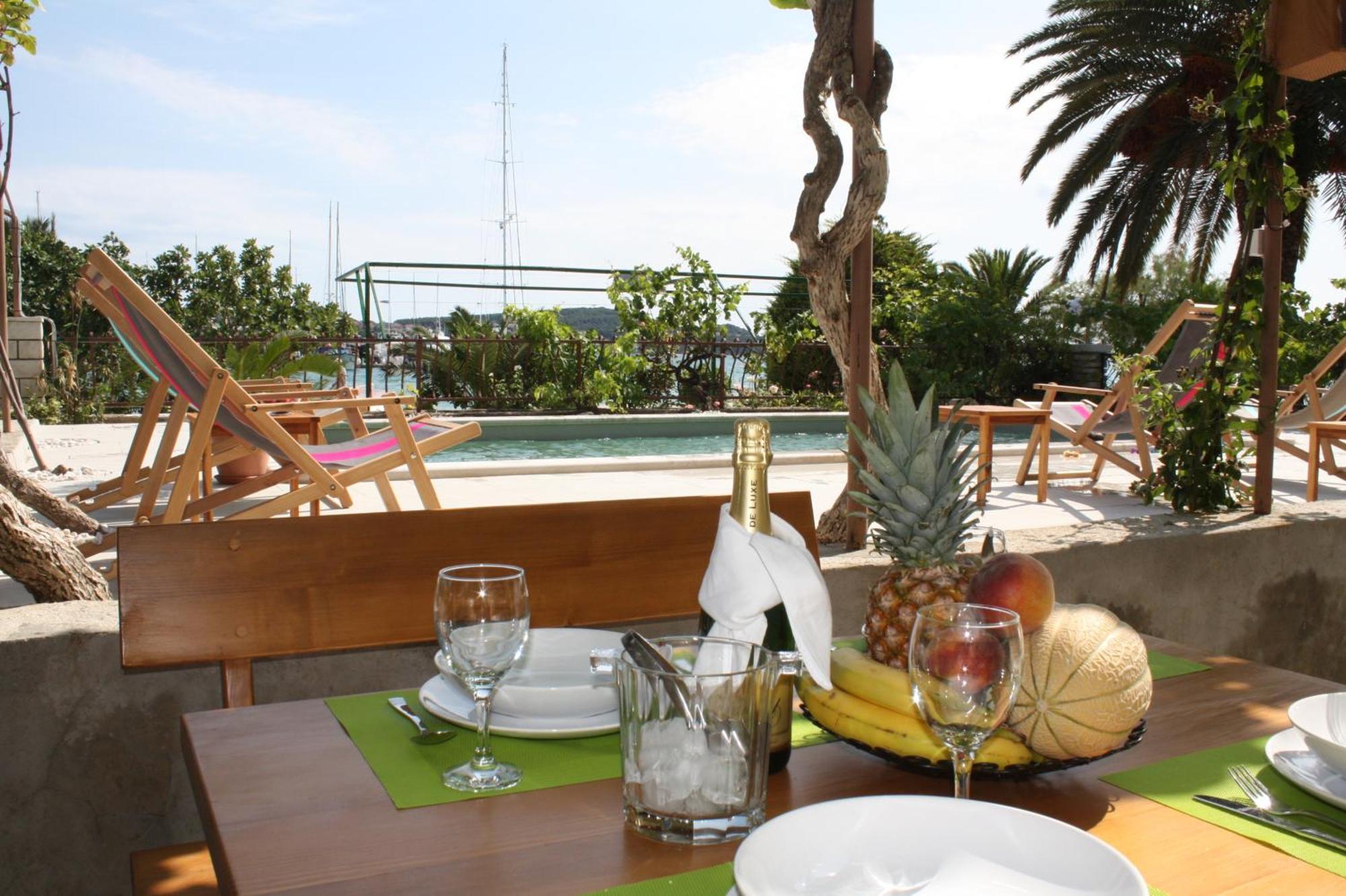 Apartments Gina Трогир Экстерьер фото
