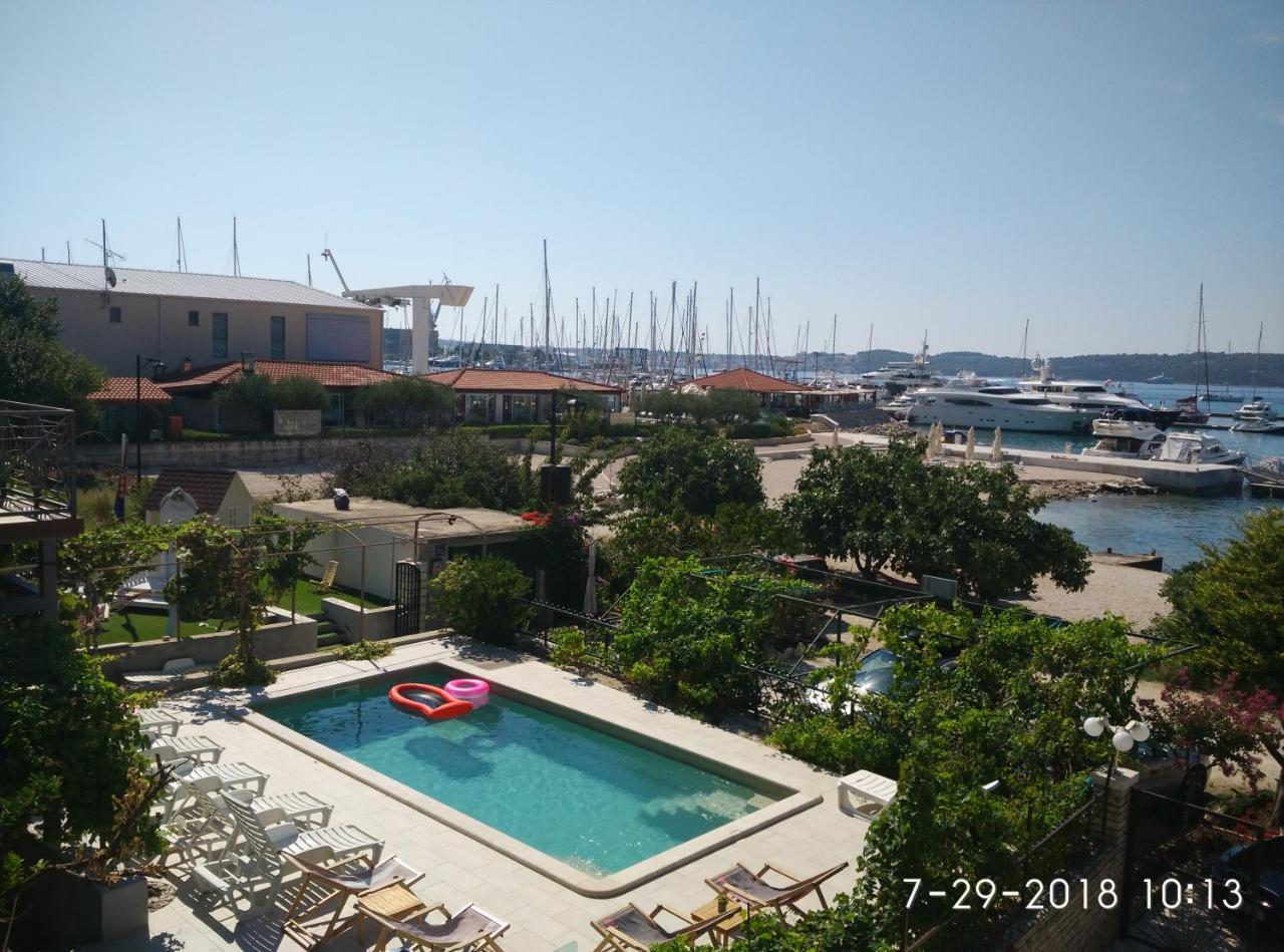 Apartments Gina Трогир Экстерьер фото